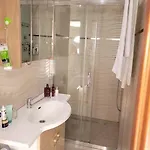 Kamena Kuca Centar
