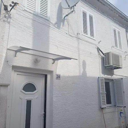 Dom wakacyjny Kamena Kuca Centar *