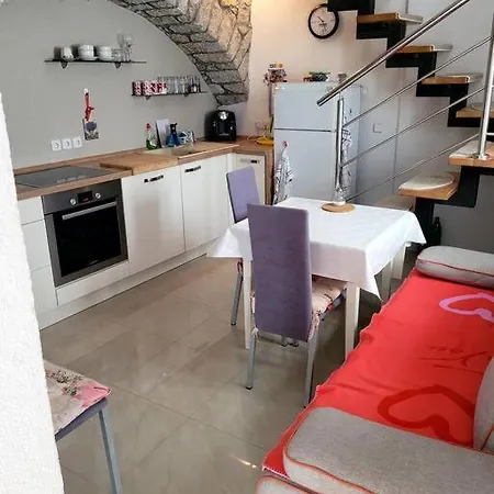 Kamena Kuca Centar Crikvenica