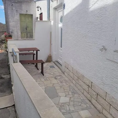 Kamena Kuca * Crikvenica