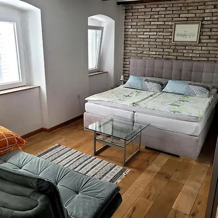Holiday home Kamena Kuca Crikvenica