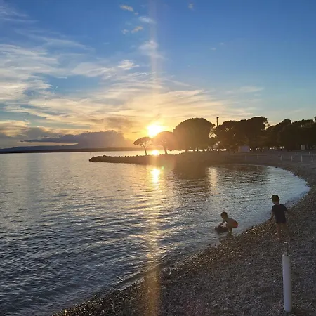 Nyaraló Kamena Kuca Centar *