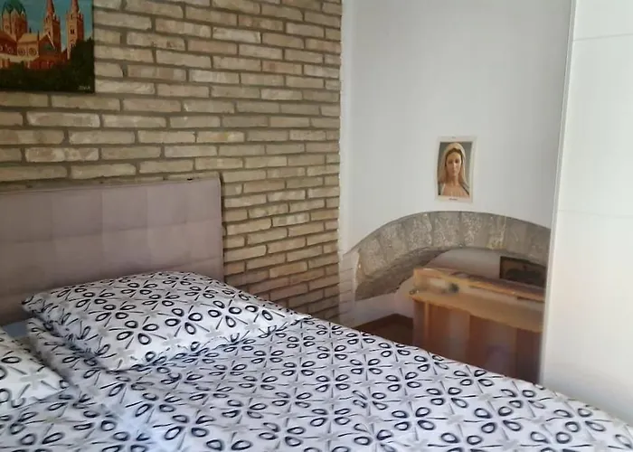 Case de vacanță Kamena Kuca Centar *