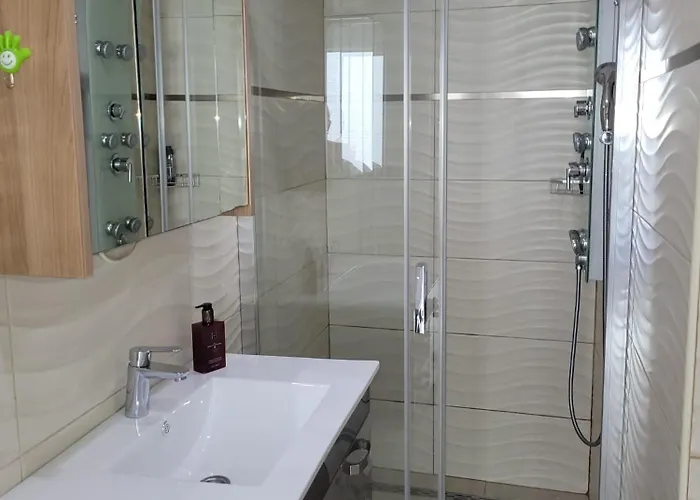 Kamena Kuca Centar Case de vacanță